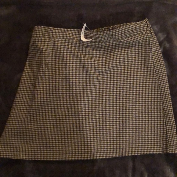AE Mini Skirt - Picture 1 of 4